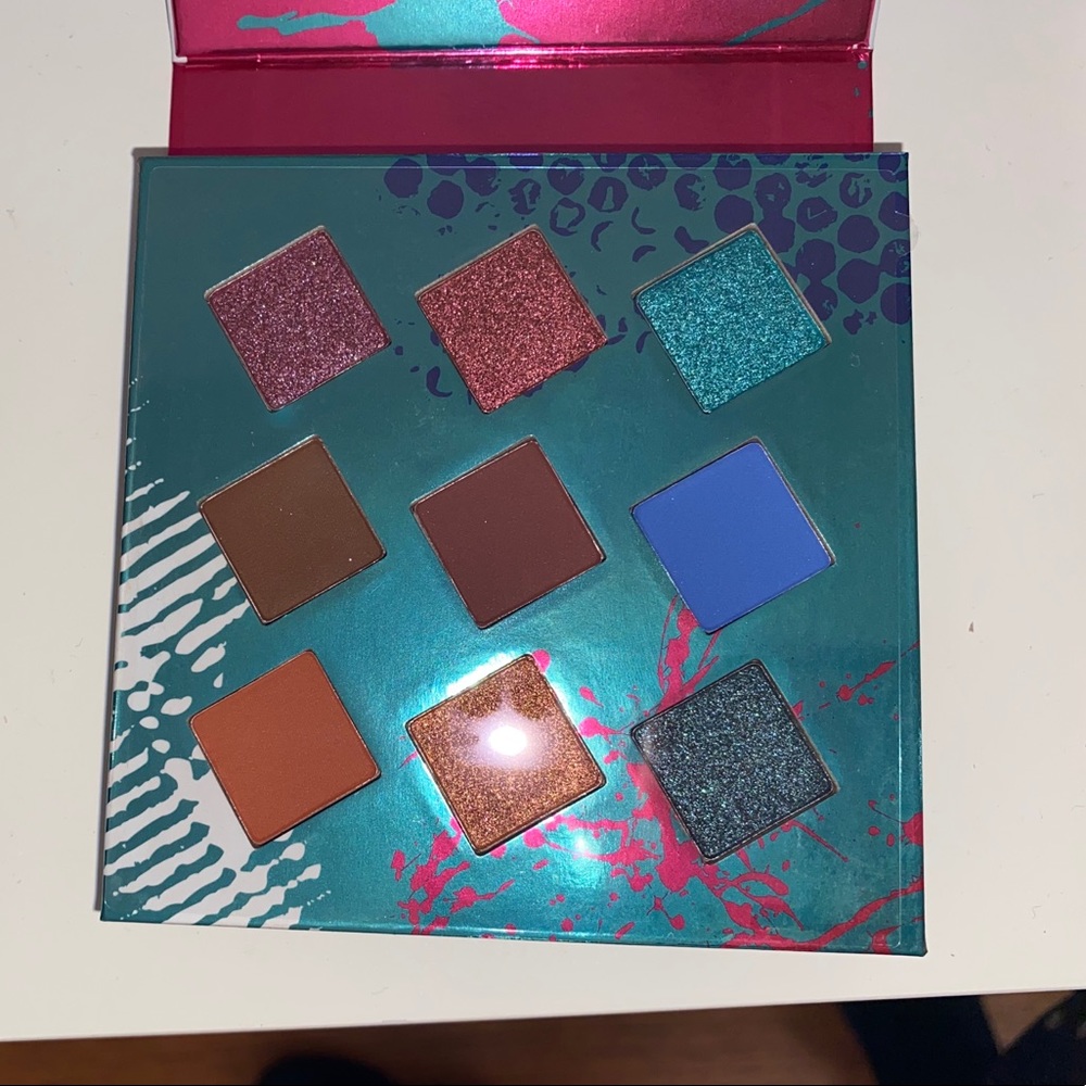 Eyeshadow palette